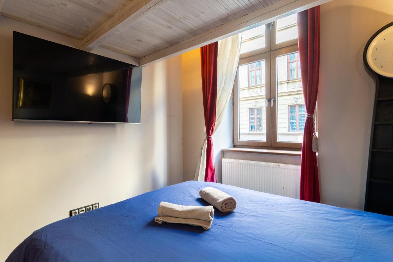 Lilly Apartment Main Train Station Old Town By The Castle Suites Krakow Exterior photo